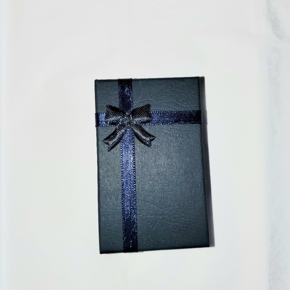 Goldtone heartbeat earrings, NEW - Picture 3 of 3